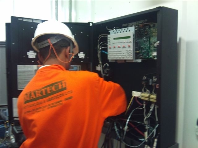 Foto 1 - Servio manuteno eltrica e eletrnica em geral